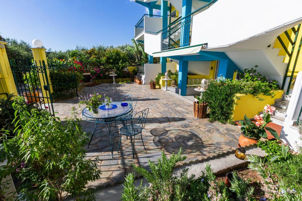 Iris Apartments チラニ エクステリア 写真