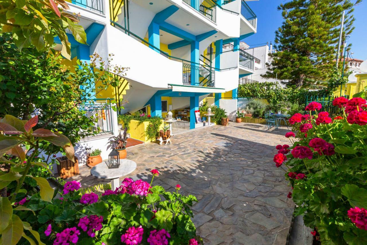 Iris Apartments チラニ エクステリア 写真