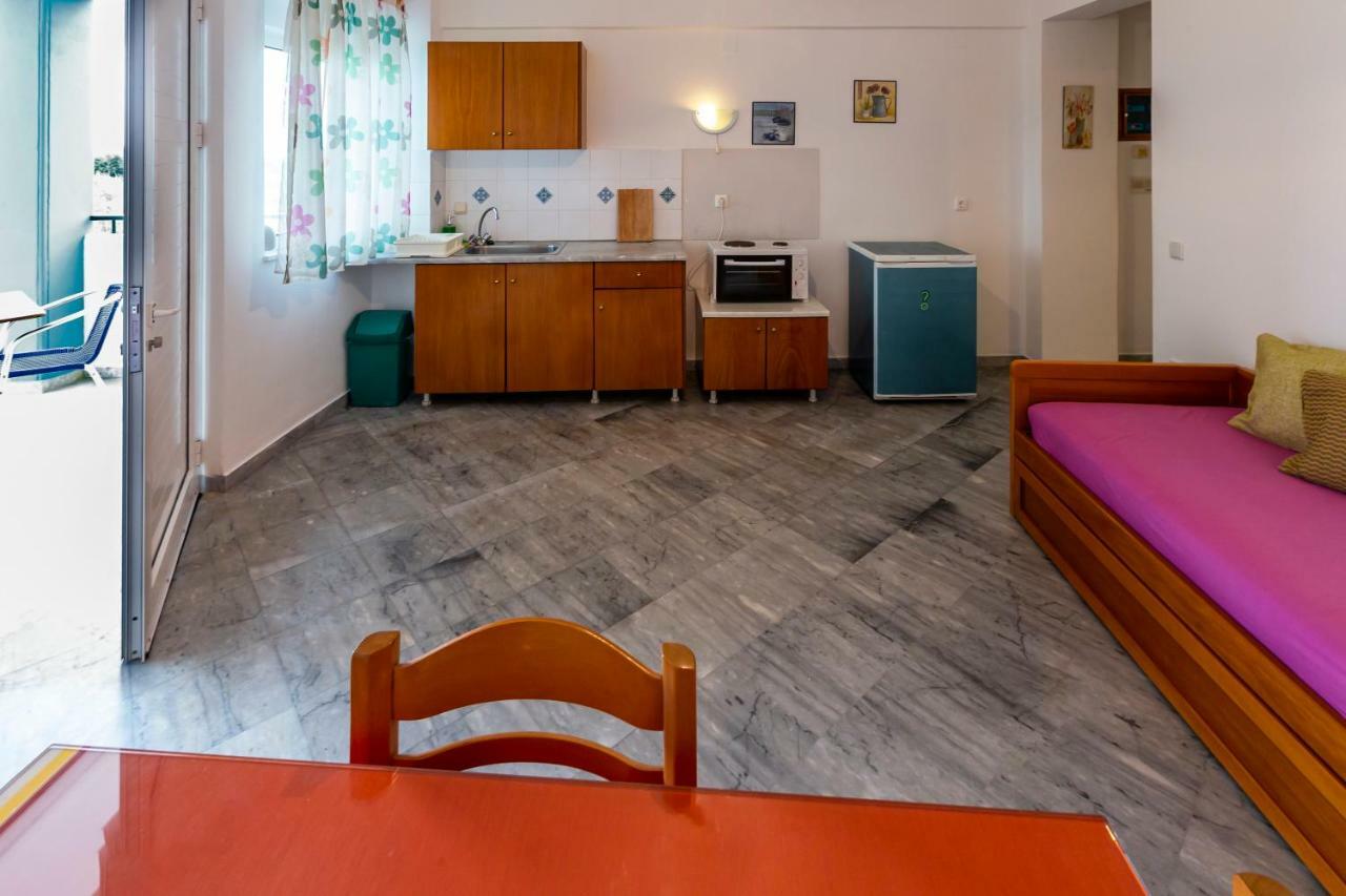 Iris Apartments チラニ エクステリア 写真