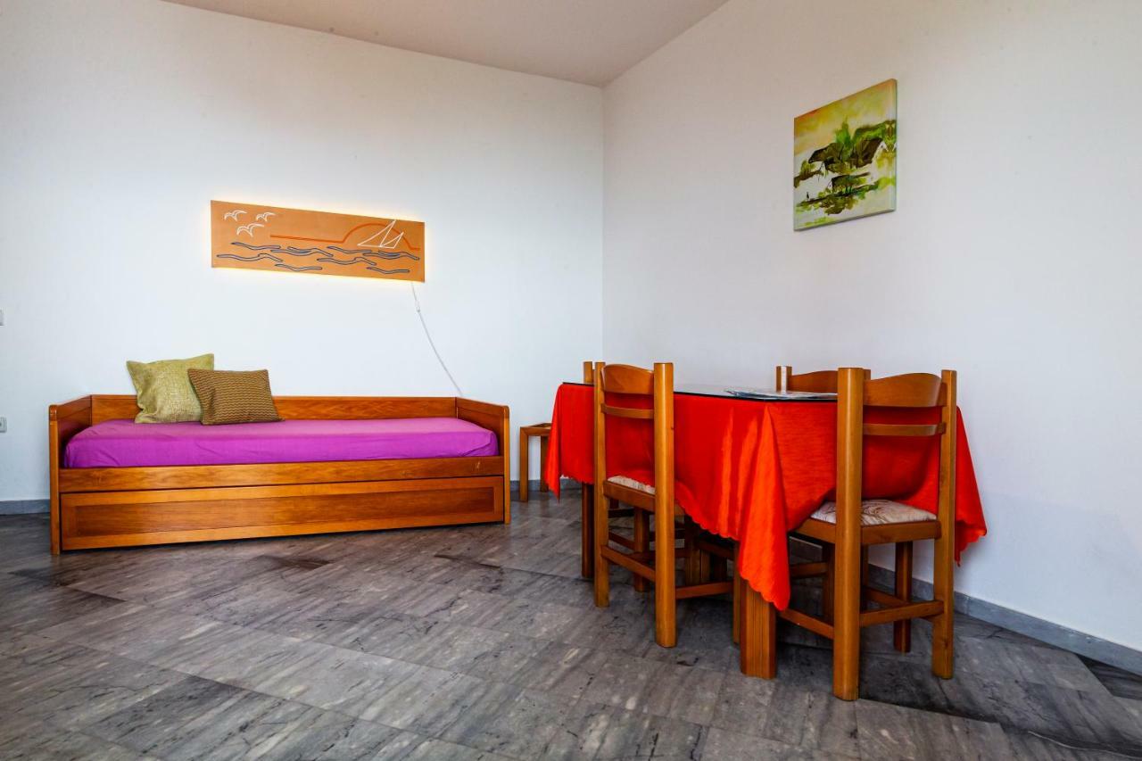 Iris Apartments チラニ エクステリア 写真