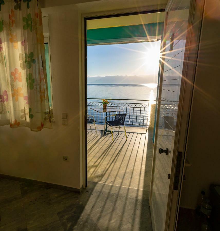 Iris Apartments チラニ エクステリア 写真